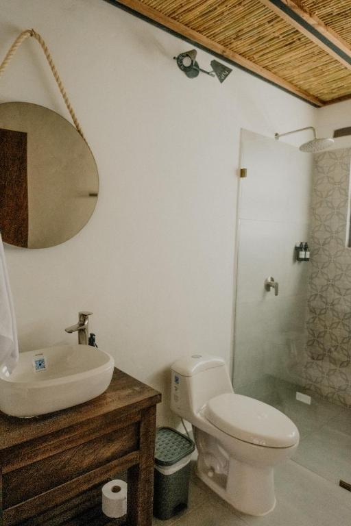 Koupelna v ubytování Pietra Hotel