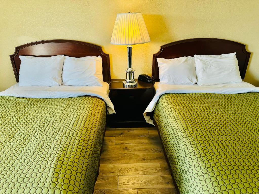Travel Inn Bristol near State Street - Camera Doppia Con Due Letti Matrimoniali - Fumare