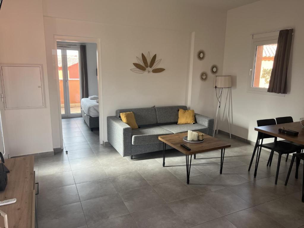 Posedenie v ubytovaní Résidence hôtelière les hameaux de saint cyprien appartement 35 M2 1 chambre