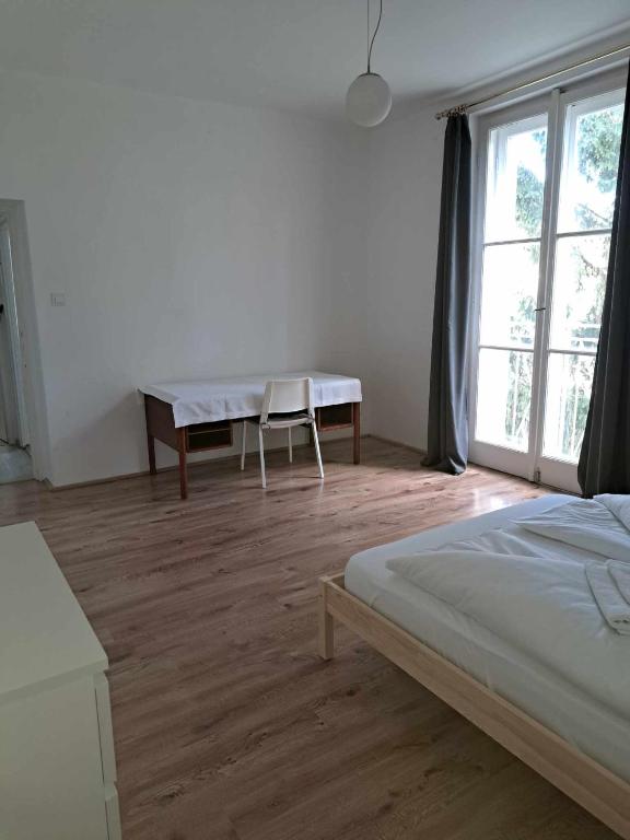 Tarcal Apartman - Two-Bedroom Apartment