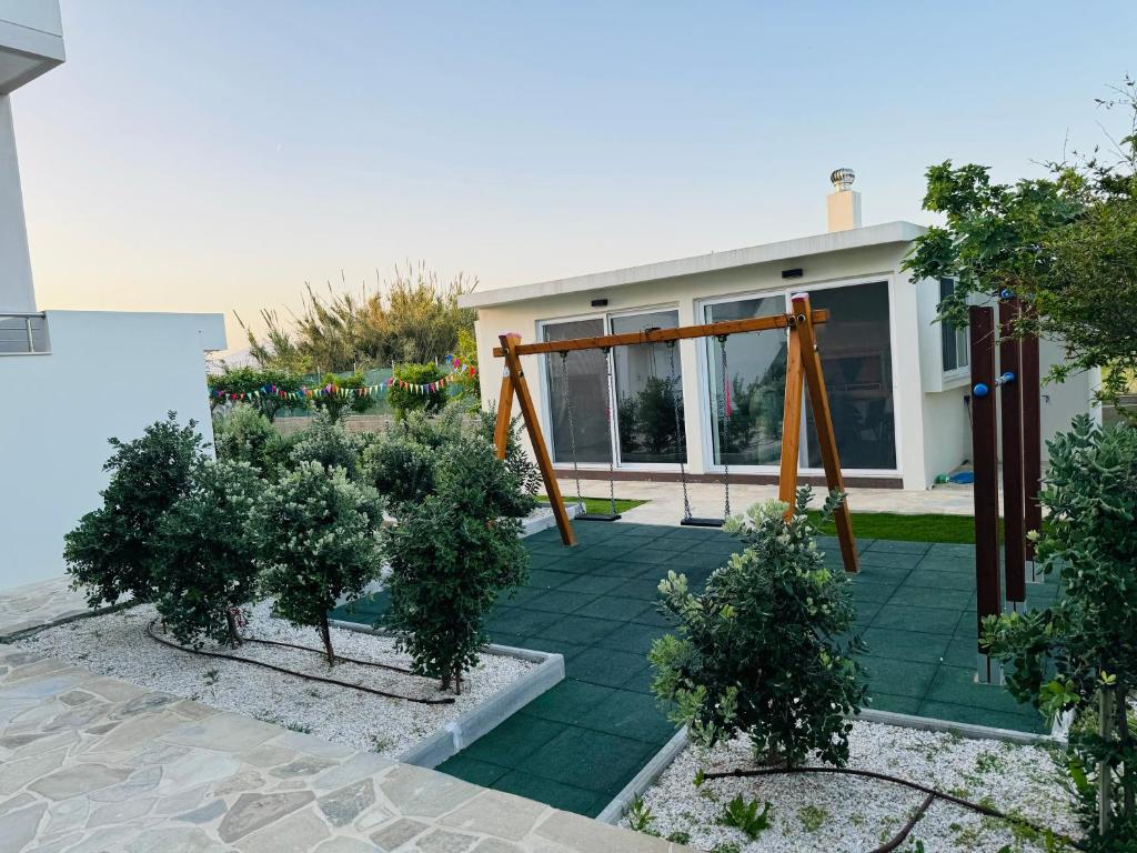 Vonkajšia záhrada v ubytovaní Kymata Apartment Ierapetra