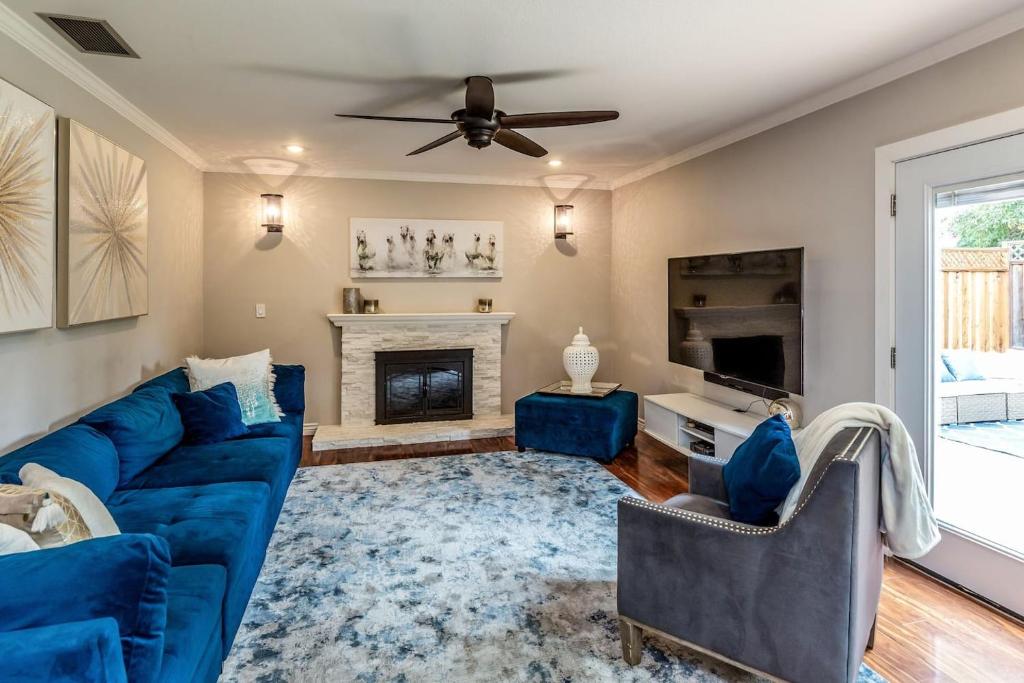 Posezení v ubytování Silicon Valley Family Oasis 5-bedroom Luxury Home