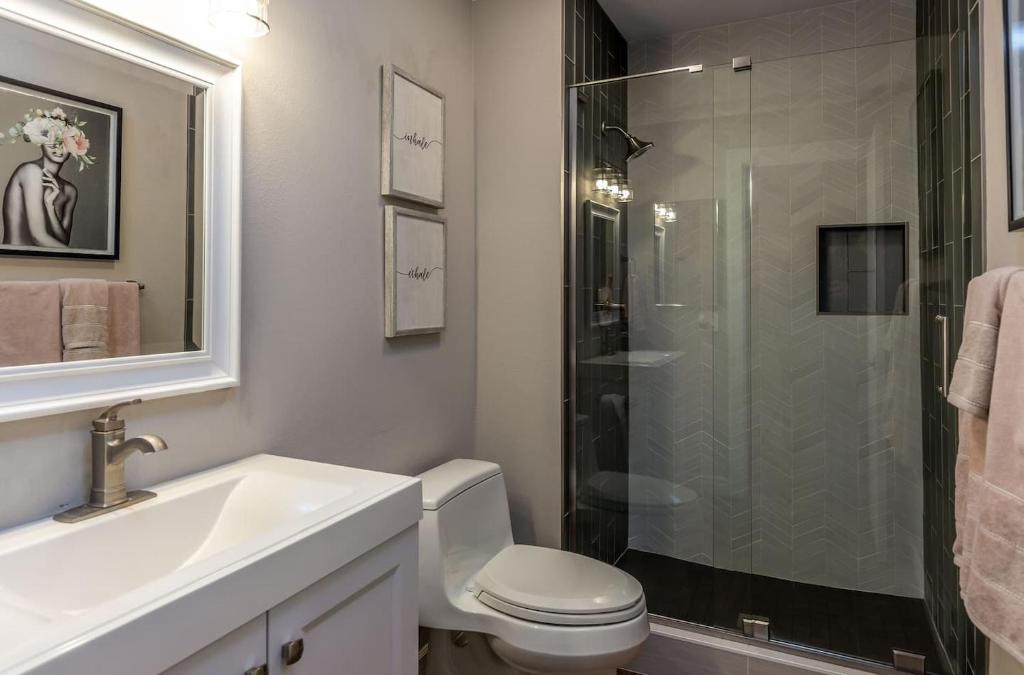 Koupelna v ubytování Silicon Valley Family Oasis 5-bedroom Luxury Home