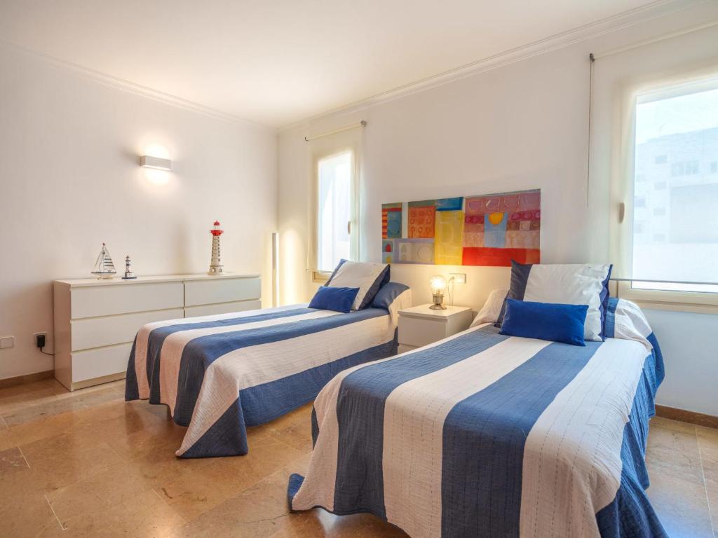 Posteľ alebo postele v izbe v ubytovaní Apartment Maritimo by Interhome