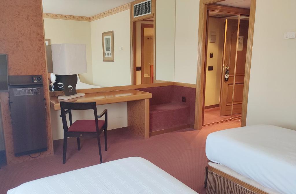 Hotel Sercotel Cuatro Postes - Triple Chambre (2 Adultes + 1 Enfant)