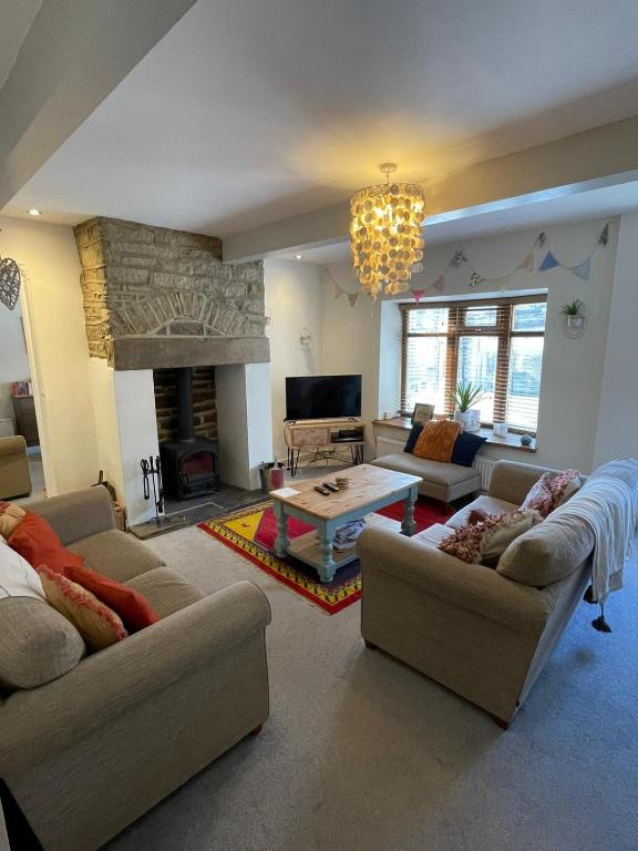 Wuthering Cottage - Central, Stylish, Cosy, Comfy 4