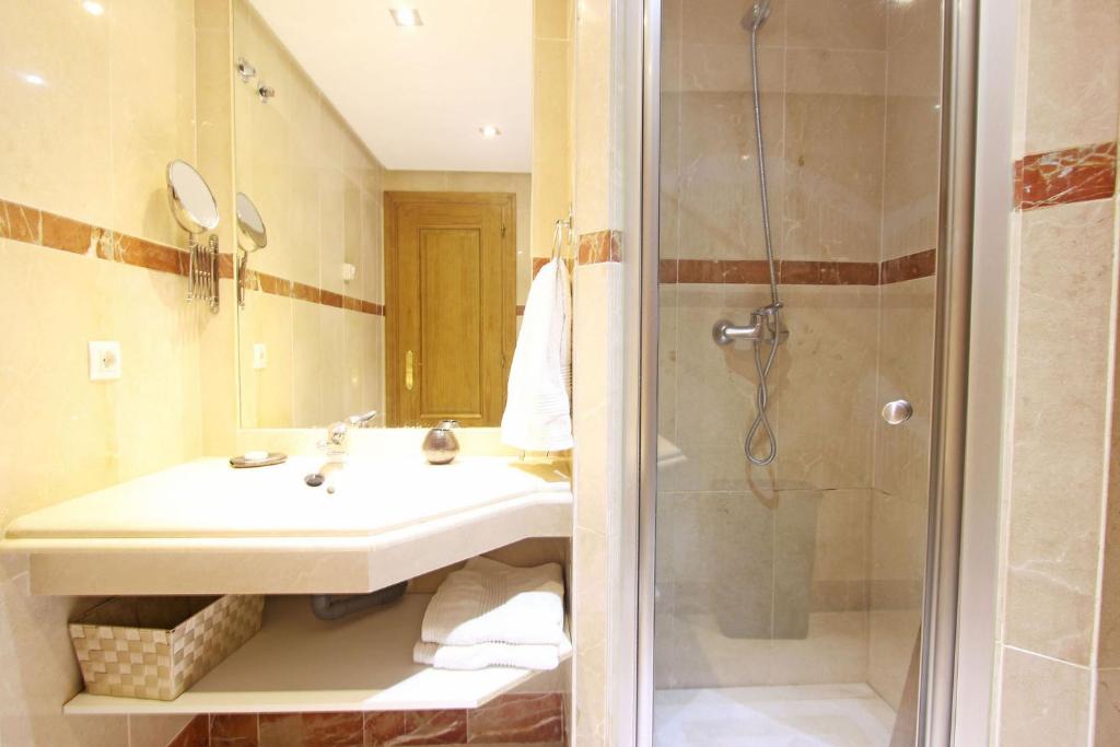 A bathroom at 1126 BEACHFRONT HIGH STANDARD APARTMENT WITH TERRACE