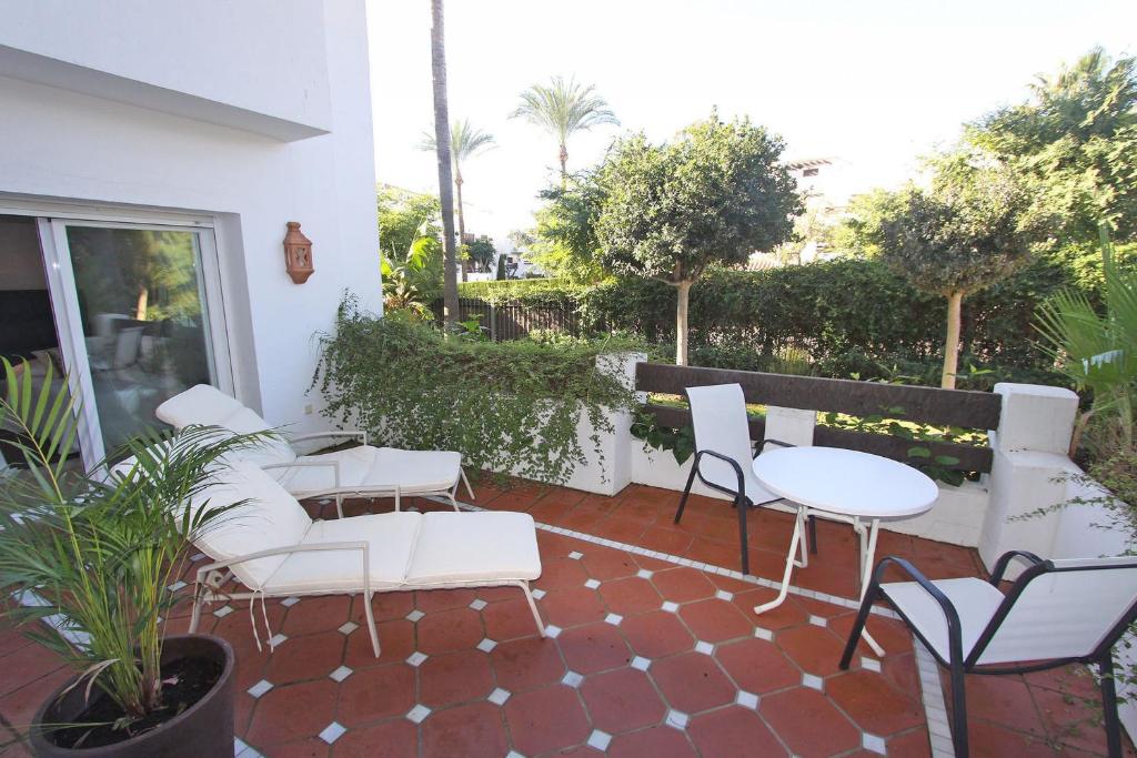 A garden outside 1126 BEACHFRONT HIGH STANDARD APARTMENT WITH TERRACE