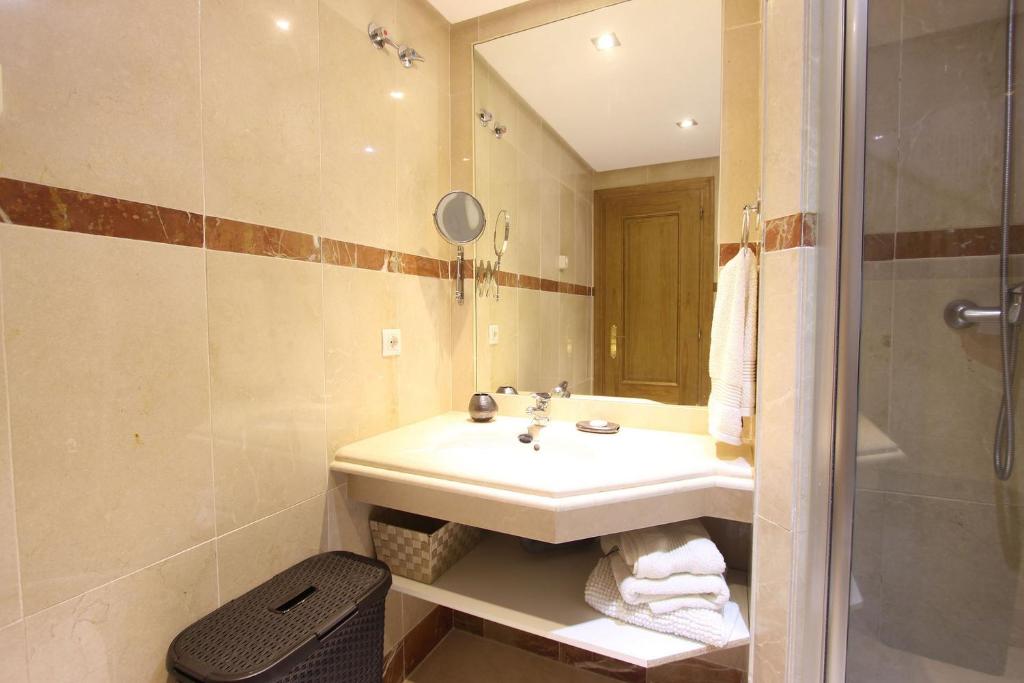 A bathroom at 1126 BEACHFRONT HIGH STANDARD APARTMENT WITH TERRACE