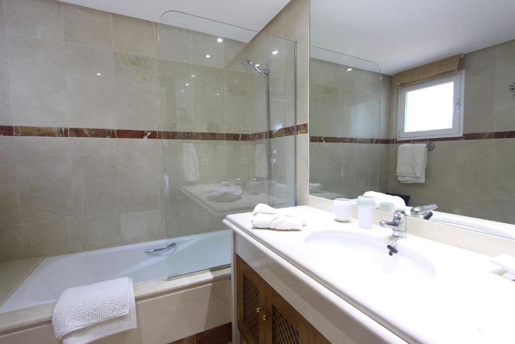 A bathroom at 1126 BEACHFRONT HIGH STANDARD APARTMENT WITH TERRACE