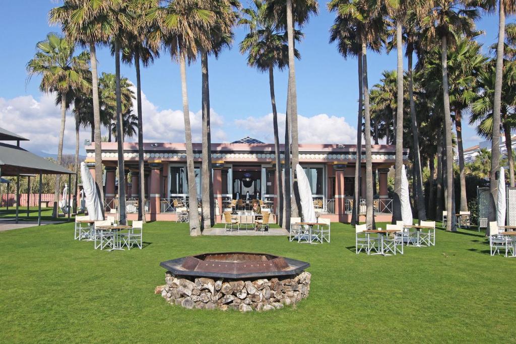A garden outside 1126 BEACHFRONT HIGH STANDARD APARTMENT WITH TERRACE