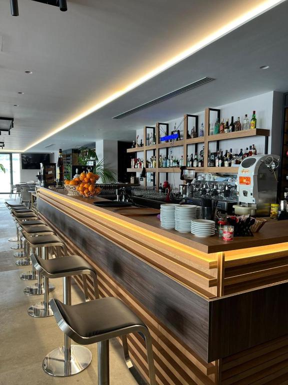 Lounge nebo bar v ubytování Joelle Premium Hotel
