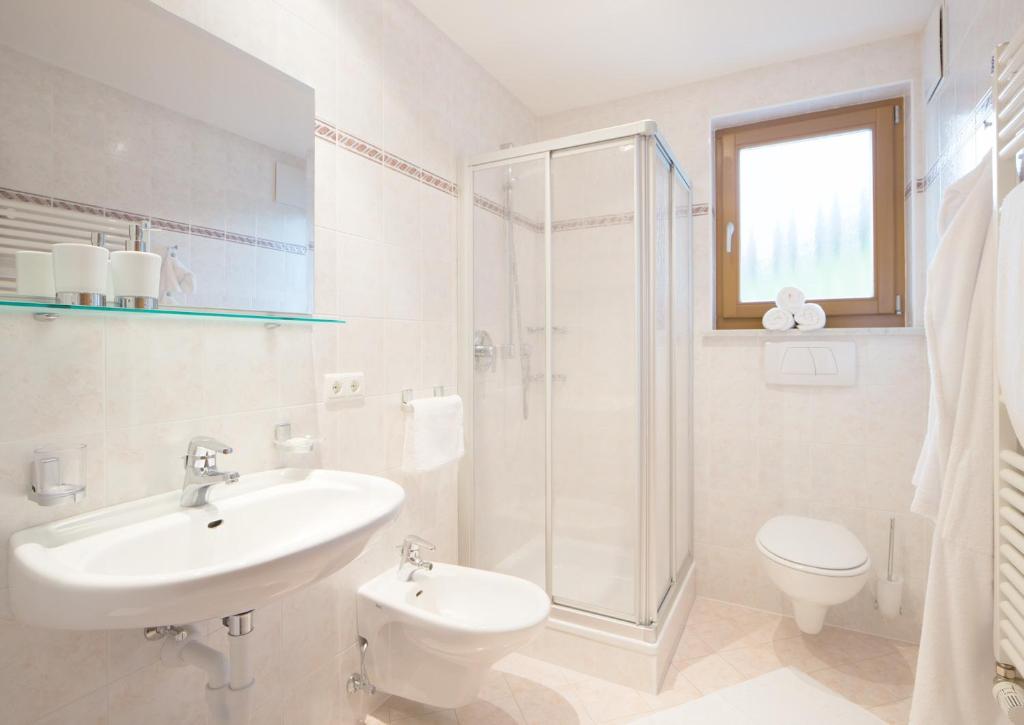 Koupelna v ubytování Hotel Garni Hochgruber