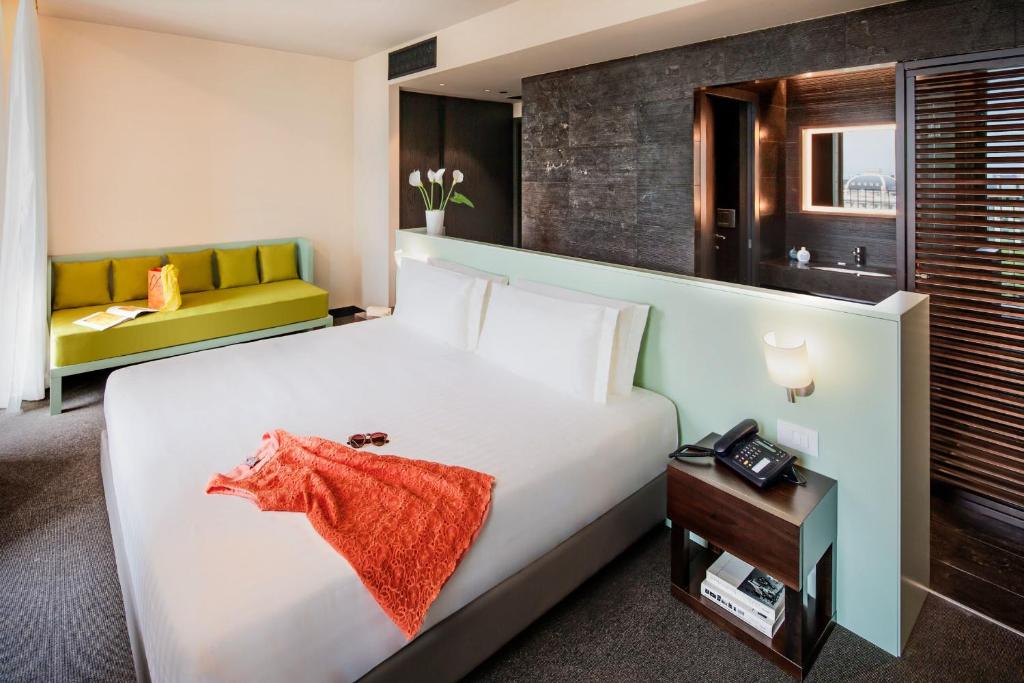 Glam Milano - Resim 19