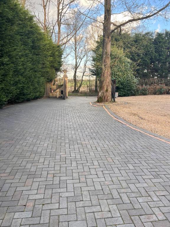 Luxury, private, secure self-contained Coach House, near Wythall and close to the NEC - One-Bedroom Apartment