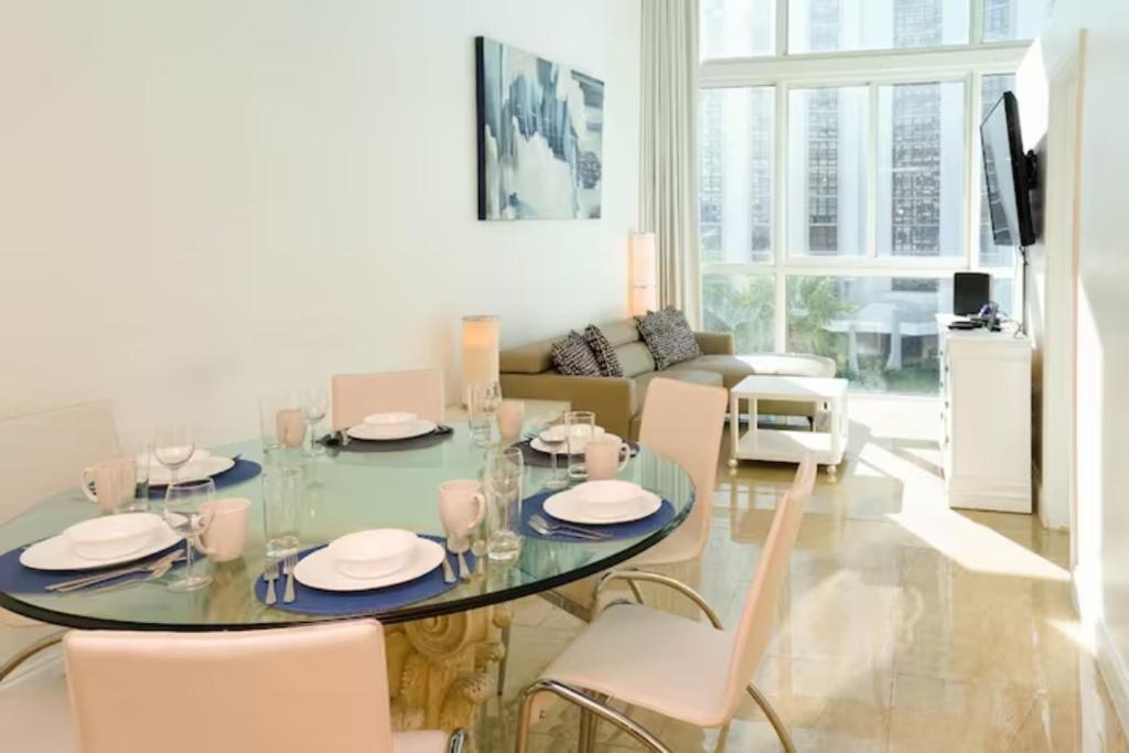 Castle Beach Club Apartments - Two-Bedroom Apartment