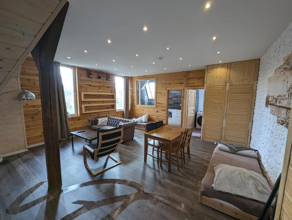 Merry - One-Bedroom Apartment
