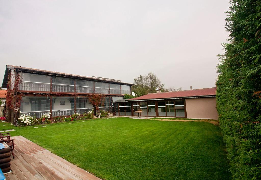 Gallery image of Kozareva Guest House Козаревата Къща За Гости in Dobrogled