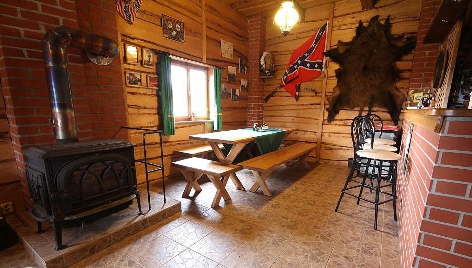 Fotografie z fotogalerie ubytování chata Pohoda, chata Kvítek, chata Western v destinaci Vlčice