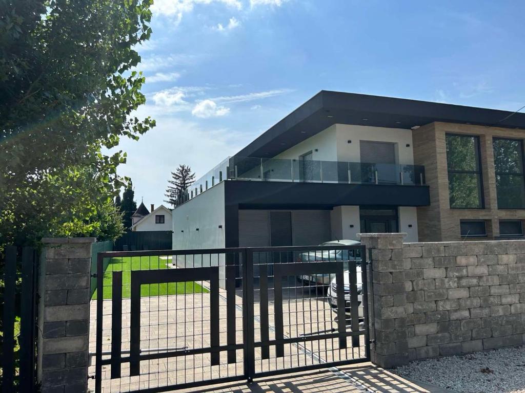 Szil-Luxury Apartman 8621 Zamárdi, Széchenyi utca 17 kép - 1