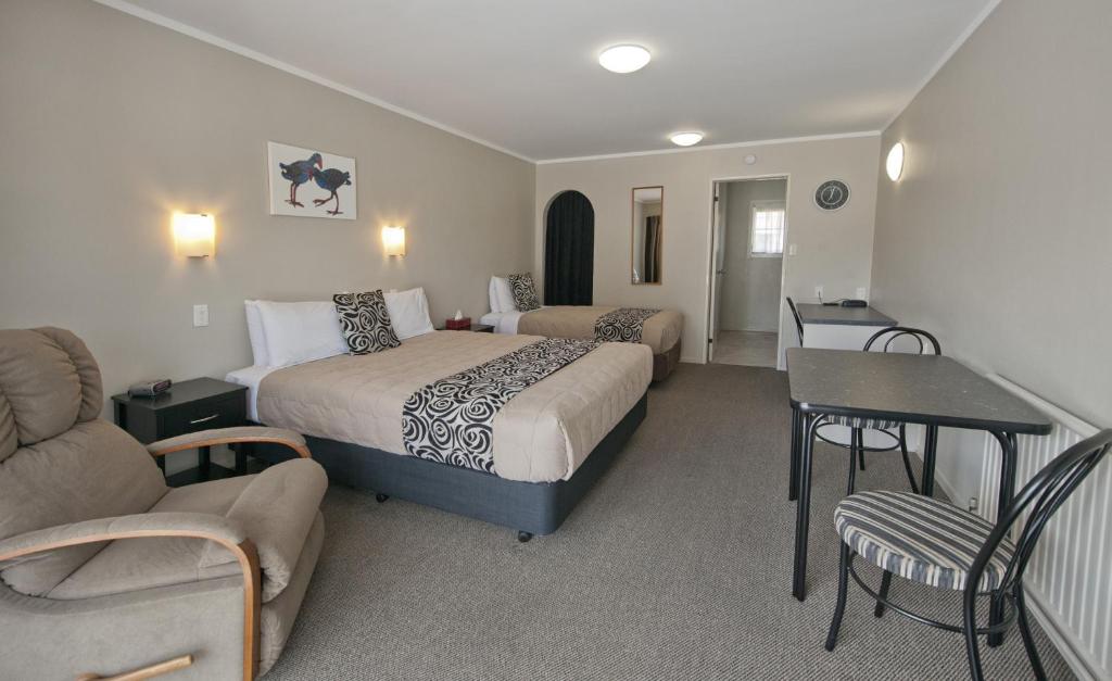 
Deluxe Triple Studio
