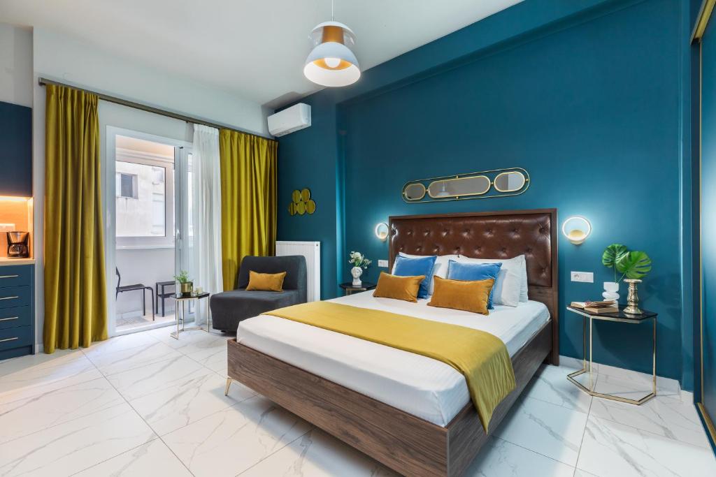 Posteľ alebo postele v izbe v ubytovaní Black Onyx Comfort Suites - Timeless Design in a Heritage Building