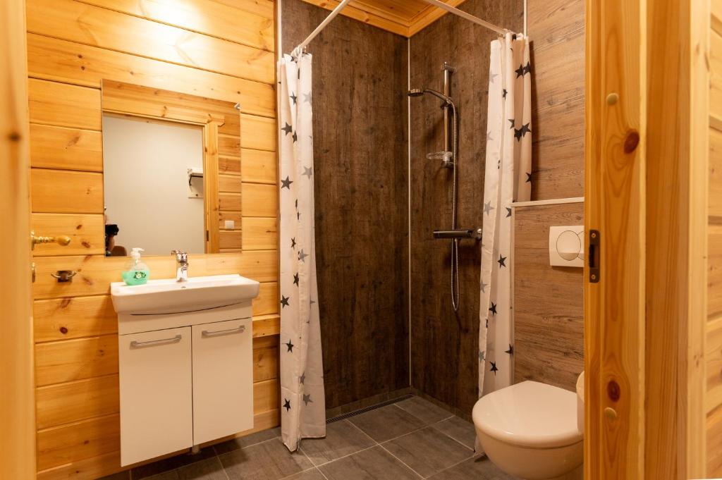 Baðherbergi á Gladheimar Guesthouse