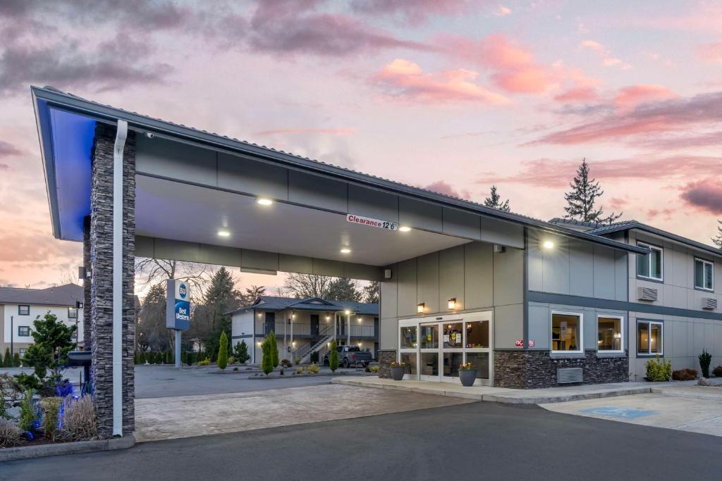 a rendering of a hospital building at Best Western Inn of Vancouver in Vancouver