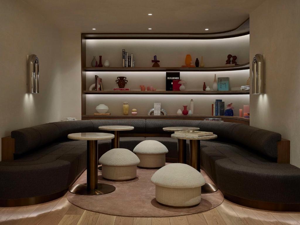 Vogue Hotel Montreal Downtown, Curio Collection by Hilton - Resim 11