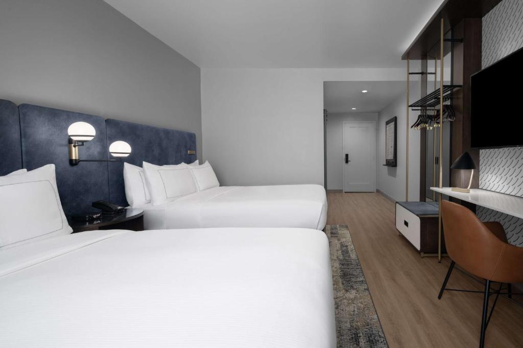 Hotel West & Main Conshohocken, Tapestry Collection Hilton - Queen Room With Two Queen Beds - Non-Smoking