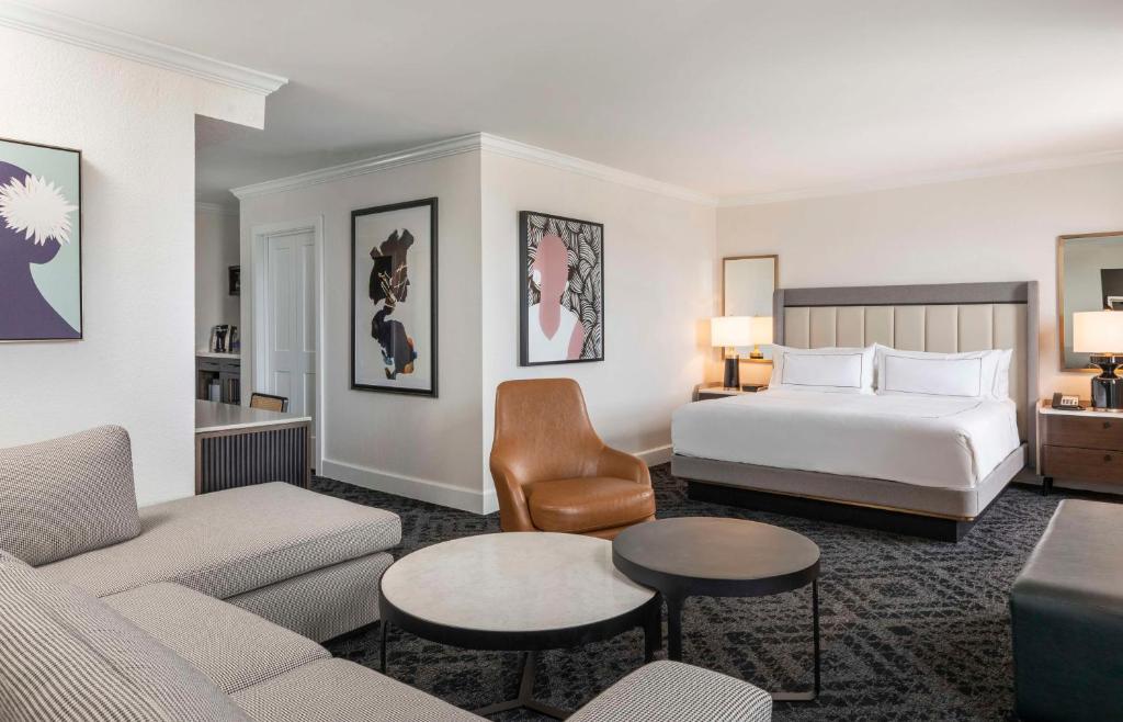 Mills House Charleston, Curio Collection by Hilton - King Studio Avec City View - Entendre Accessible