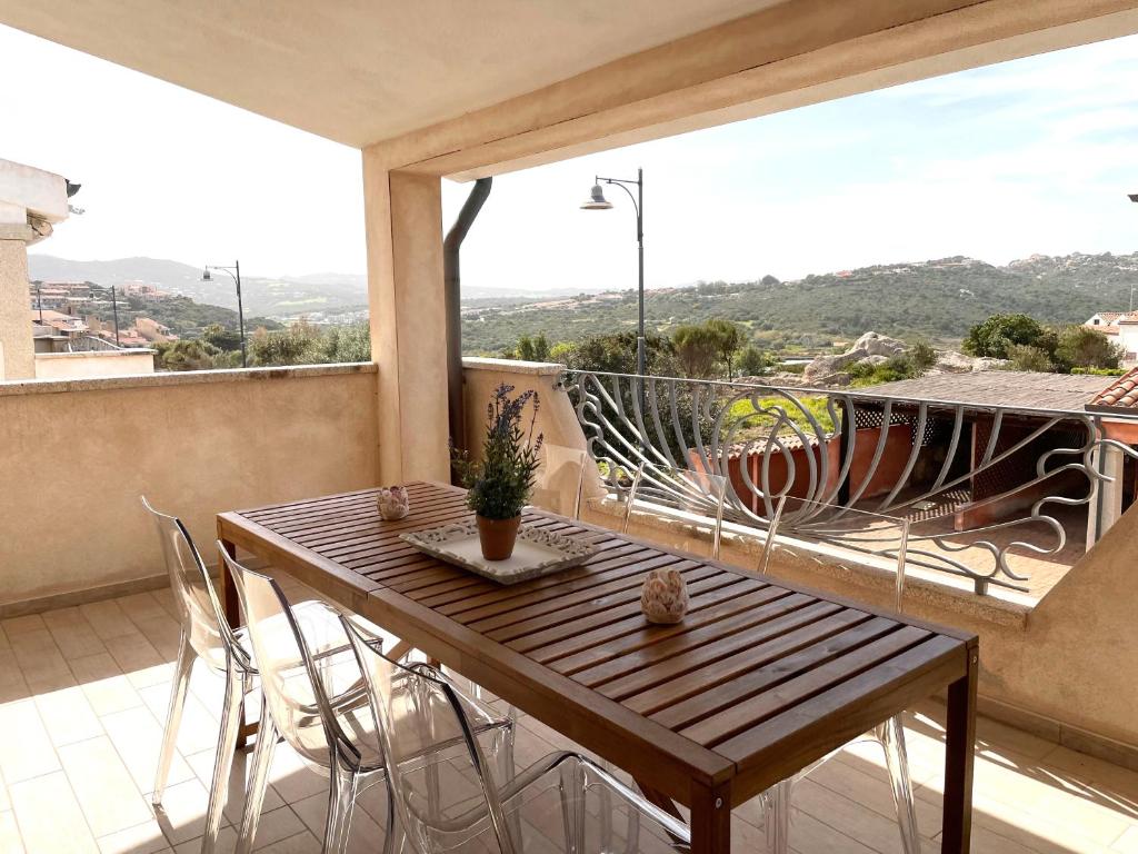 En generel udsigt til bjerge eller udsigt til bjerge taget fra lejligheden