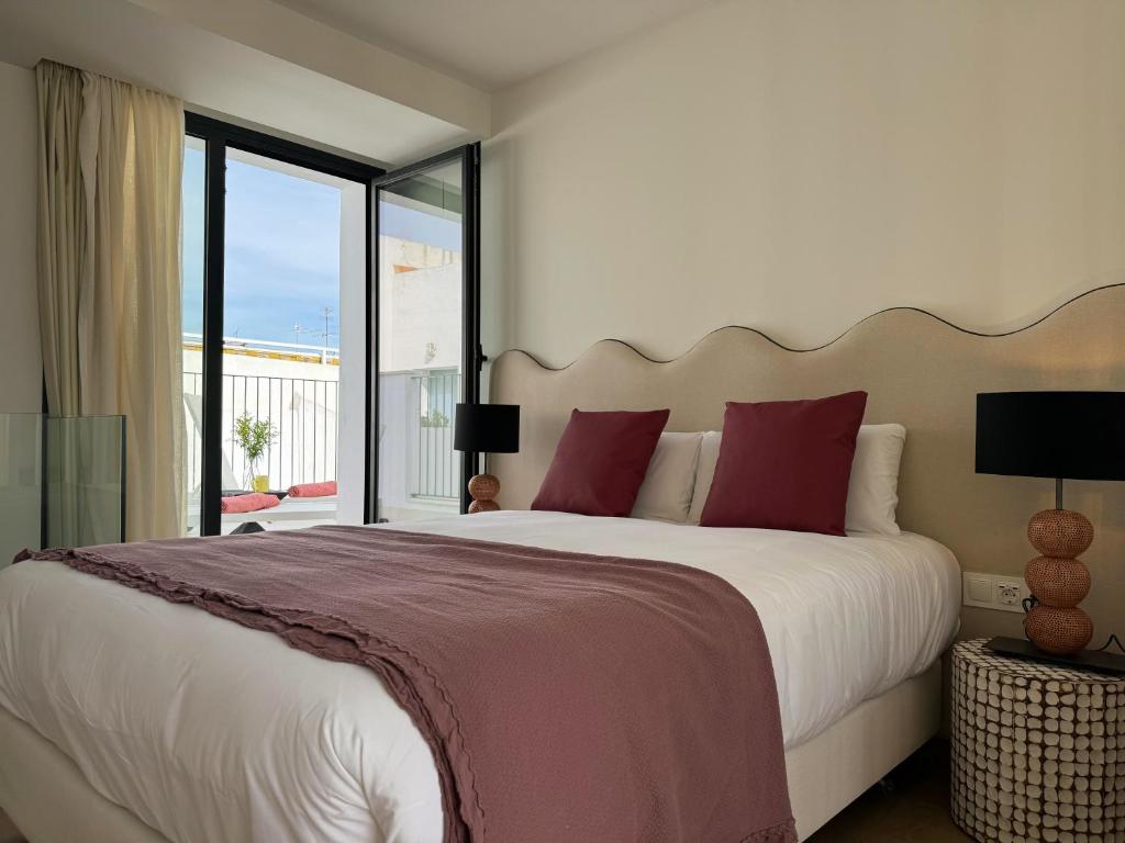 Redes Royale Apartments by Misterhost