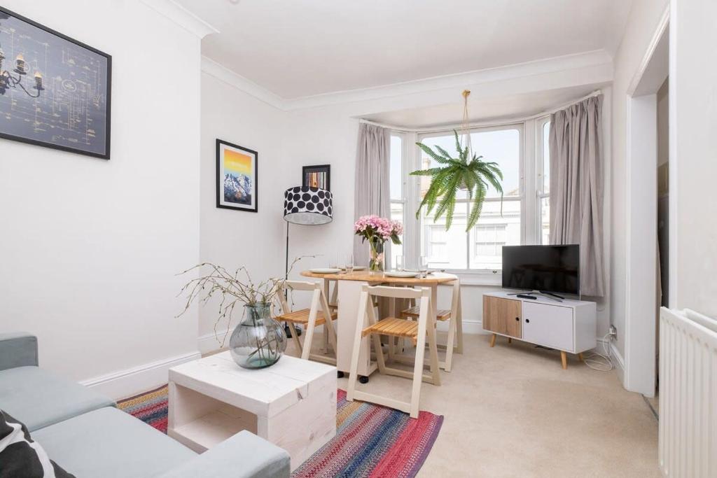 Host & Stay - Guildford Apartment