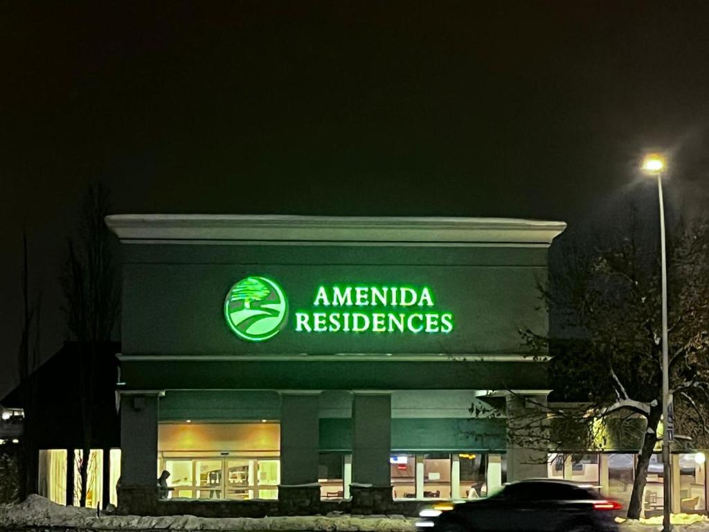 Certifikát, hodnocení, plakát nebo jiný dokument vystavený v ubytování Amenida Residences, Calgary