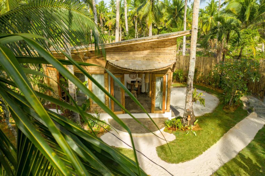Taman di luar The Bamboo Houses - Tropical Garden & Empty Beach
