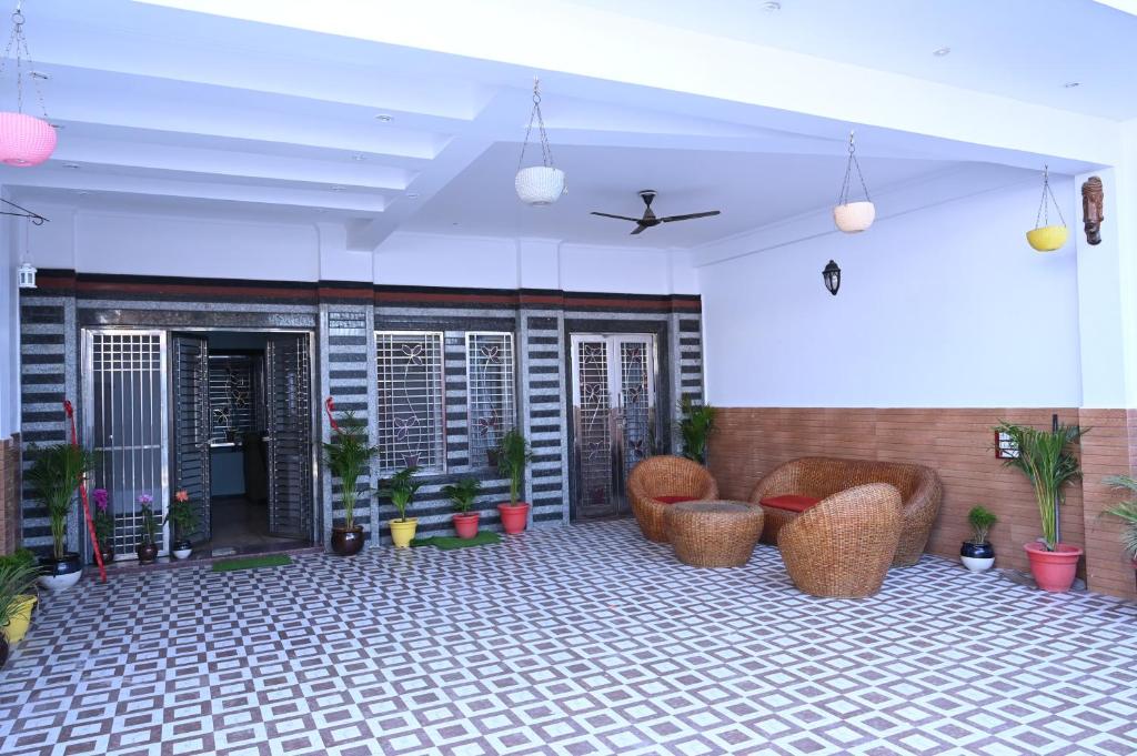 Posezení v ubytování HOTEL AYODHYA PAYING GUEST