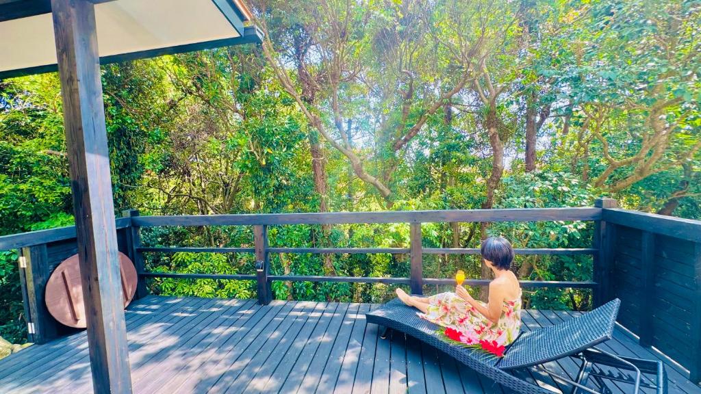 Balkón nebo terasa v ubytování 森のフェアリー Cottage Morino Fairy All cotage with open-air bath with sea view or river view