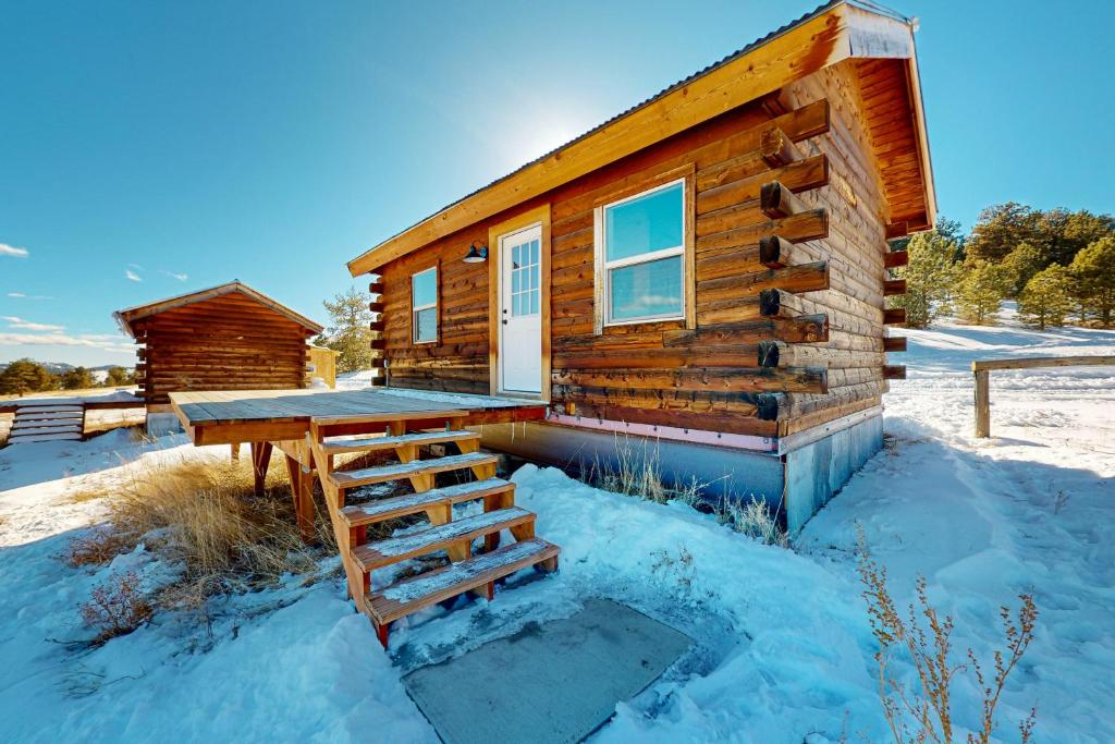 Lorrayne Ranch - 3 Cabins взимку