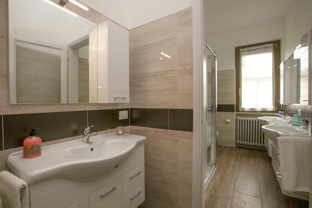 Łazienka w obiekcie Villa Alberti Appartamento Emma - Happy Rentals