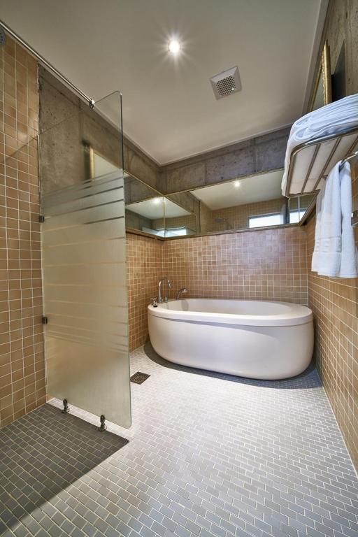 Koupelna v ubytování Lareem Boutique Hotel