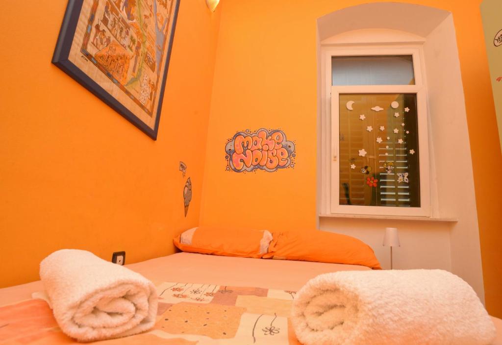 Posteľ alebo postele v izbe v ubytovaní Epicenter Apartments Split