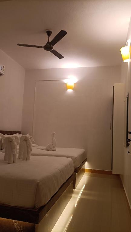 Postel nebo postele na pokoji v ubytování La Shashalia Luxury
