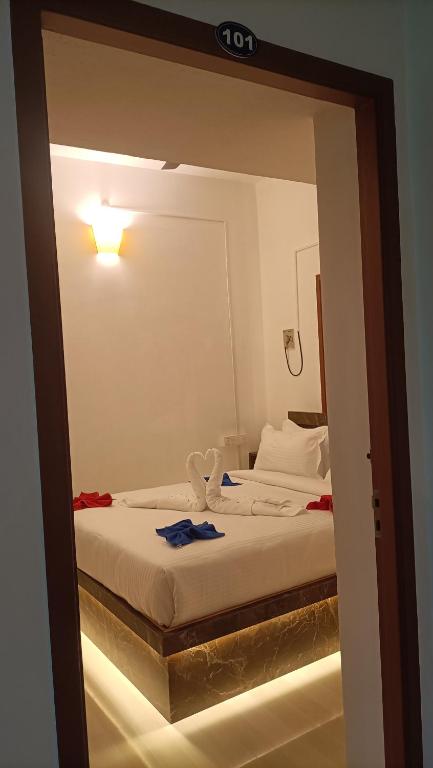 Postel nebo postele na pokoji v ubytování La Shashalia Luxury