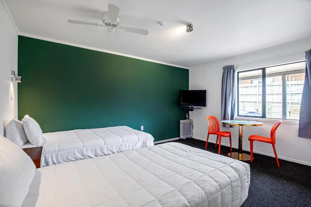 Oakwood Manor Motor Lodge - Resim 35