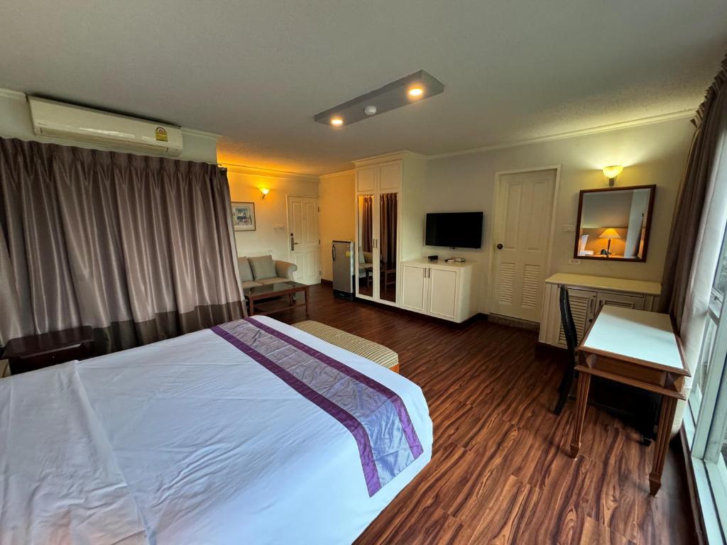 The Step Sathon - Studio Suite