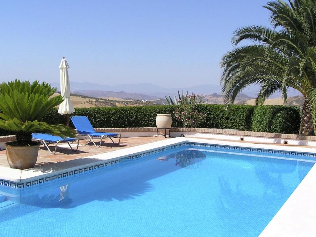 Πισίνα στο ή κοντά στο Guest house in a traditional Andalusian country estate