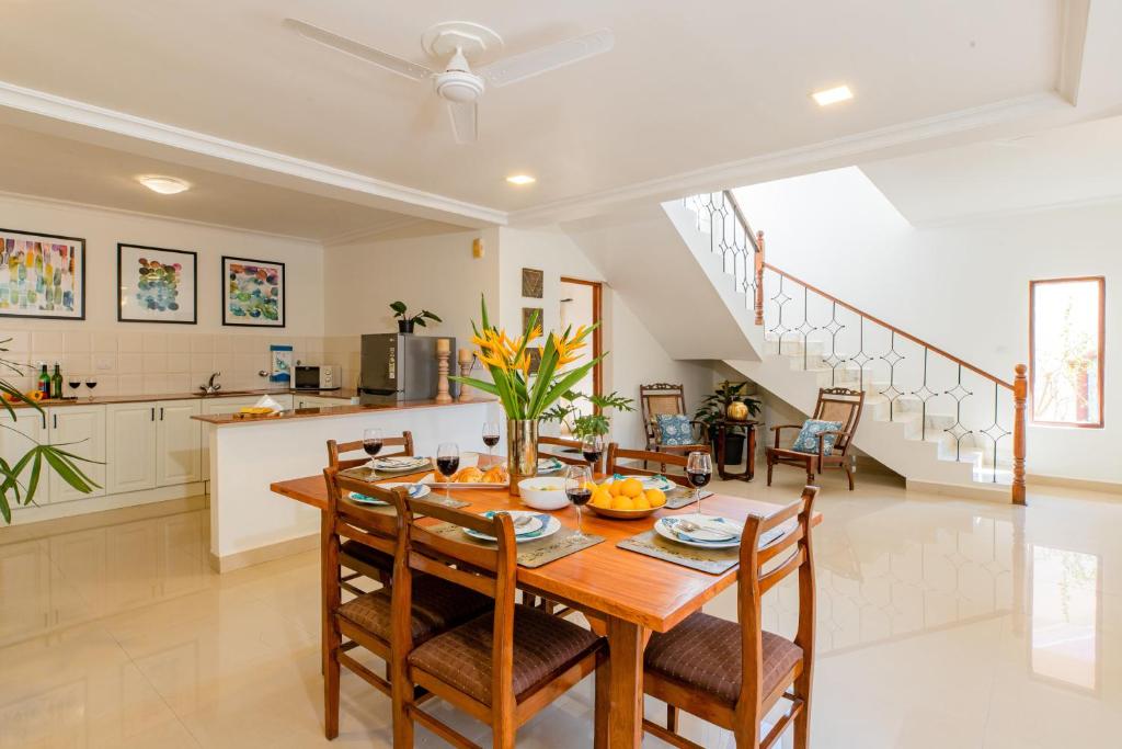 Гостиная зона в Aguada Anchorage - The Villa Resort, Candolim