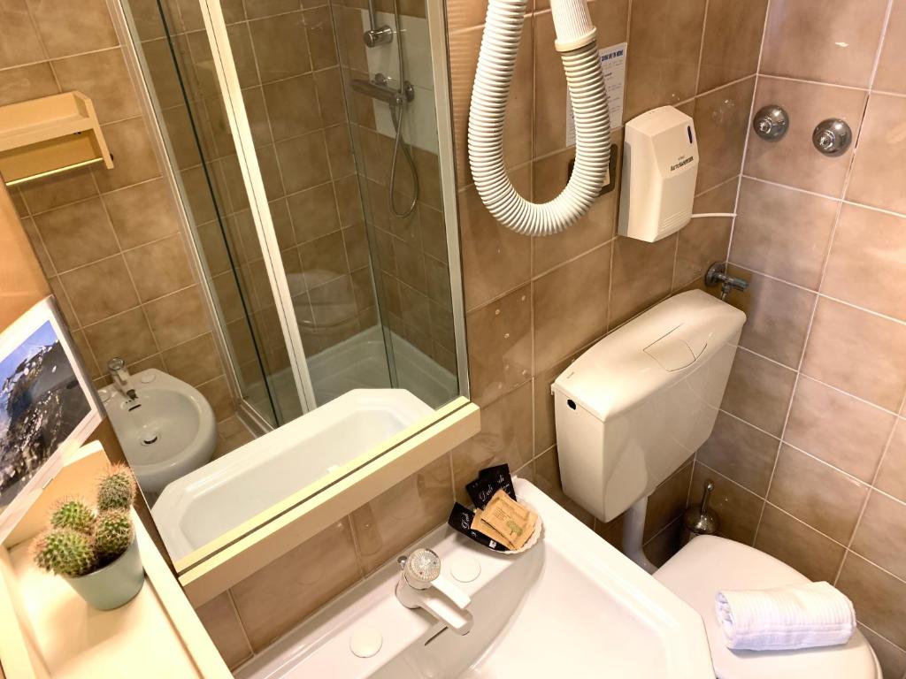 Łazienka w obiekcie Hotel Baia di Levanto
