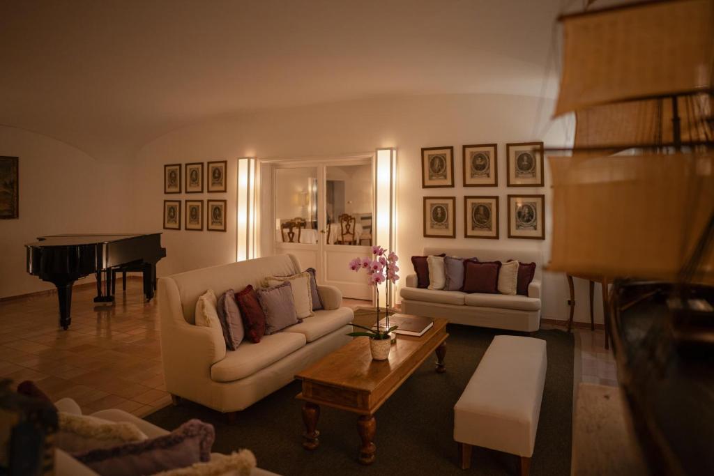 Posezení v ubytování Santavenere Hotel